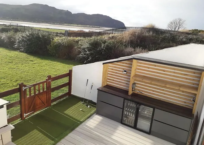 3 Bedroom Deganwy Sea View Beach House Ll31