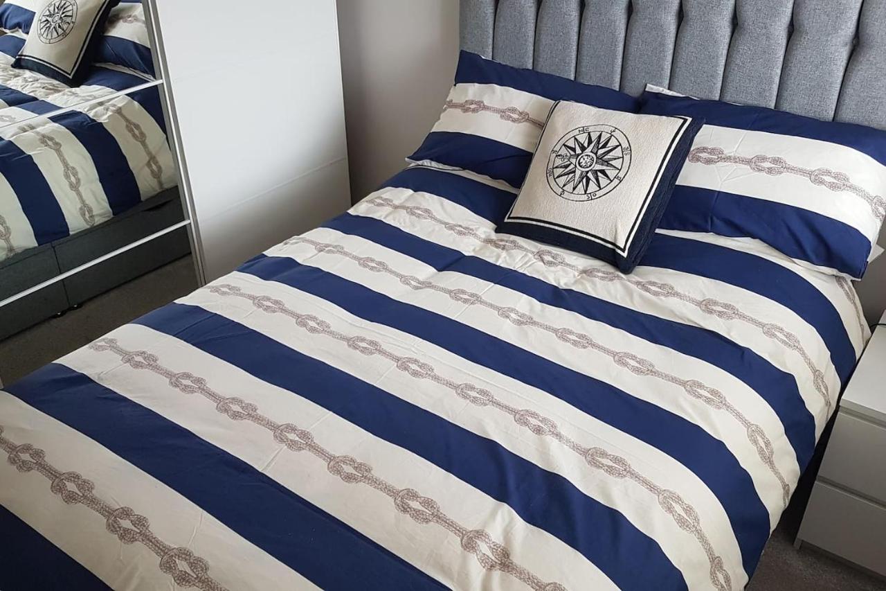 3 Bedroom Sea View House Ll31 Holiday home