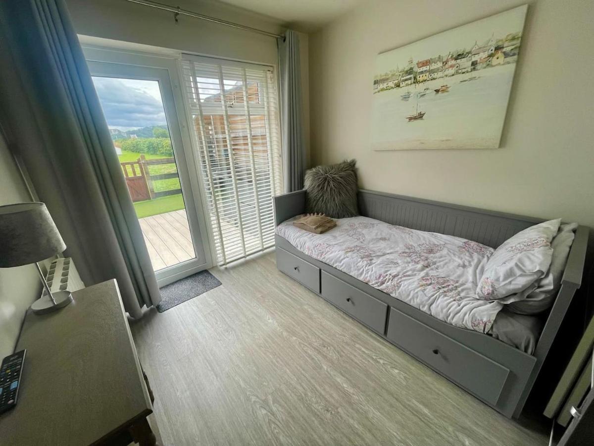 3 Bedroom Sea View House Ll31 *