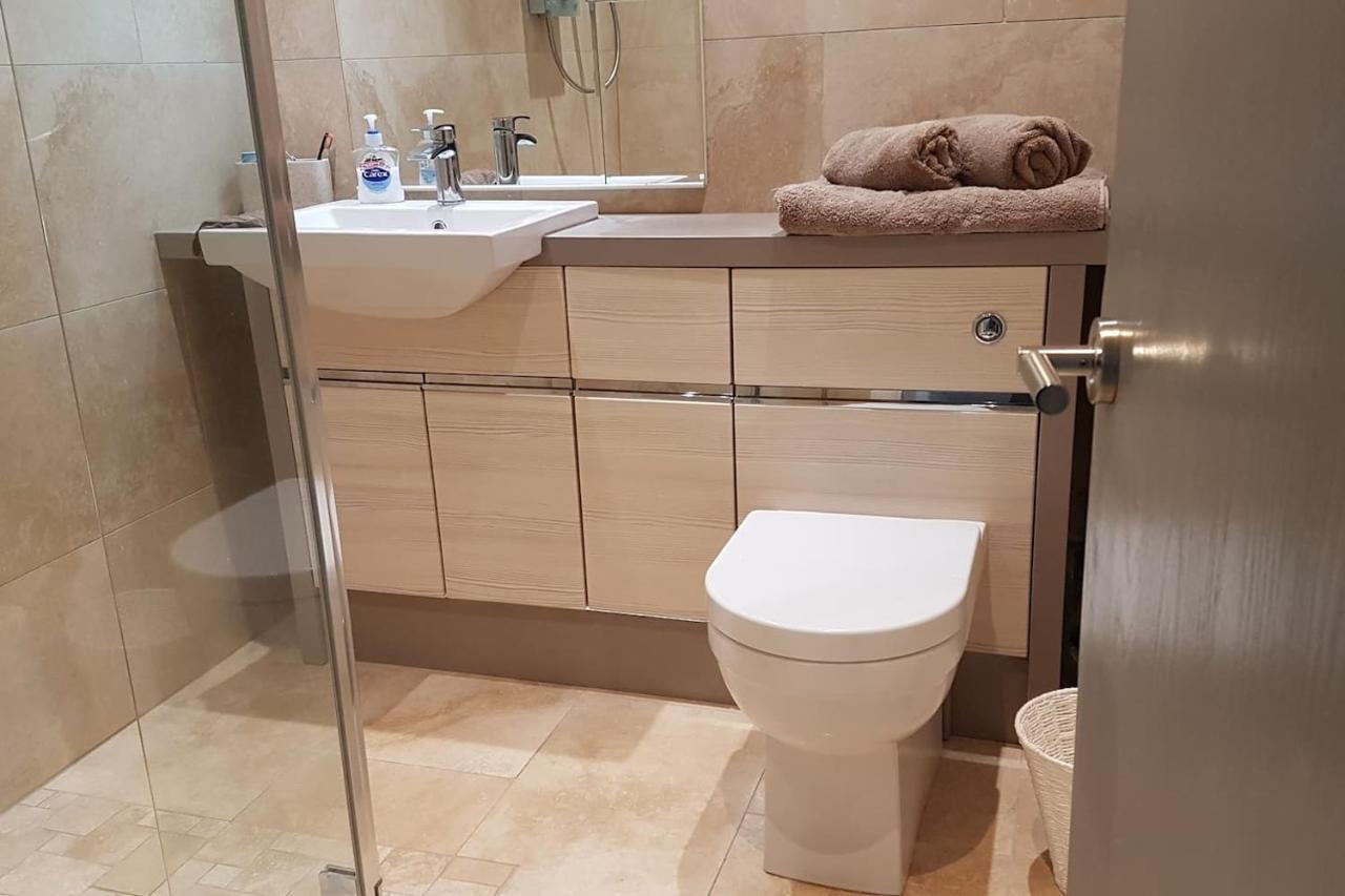 3 Bedroom Sea View House Ll31 Holiday home Deganwy