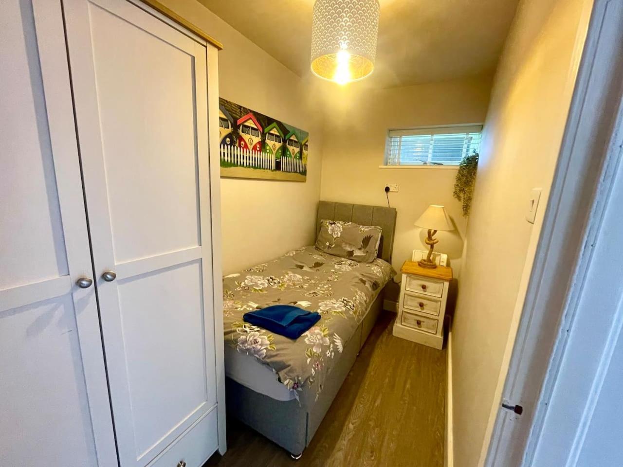 Holiday home 3 Bedroom Sea View House Ll31 *