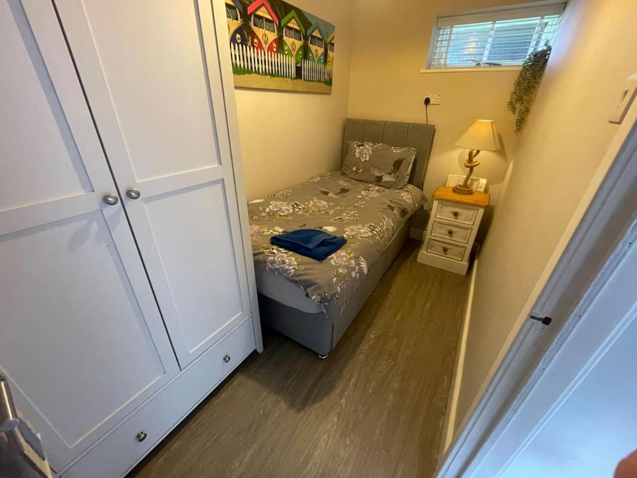 3 Bedroom Sea View House Ll31 Holiday home Deganwy