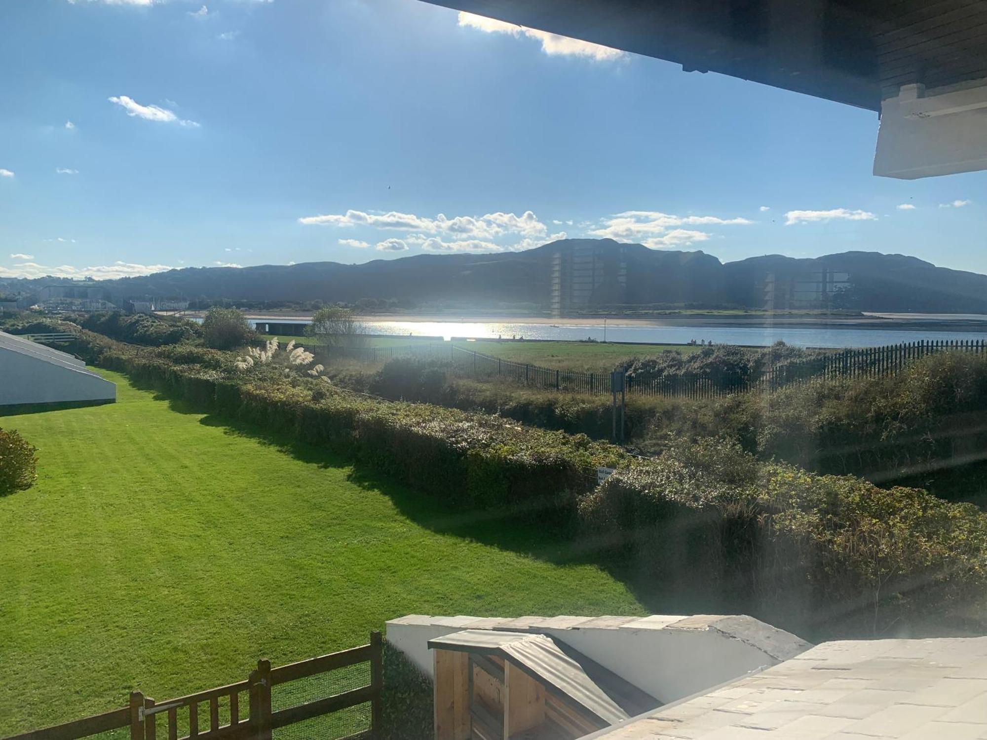 3 Bedroom Sea View House Ll31 * Deganwy